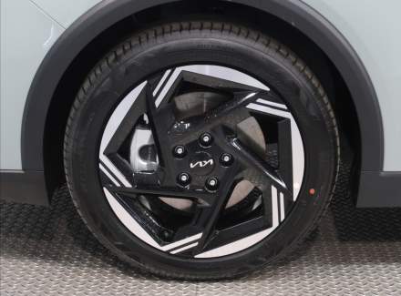 Kia - K4