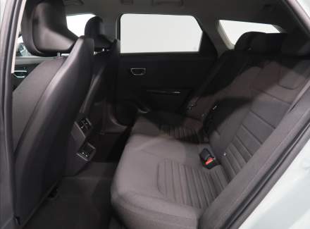 Kia - K4