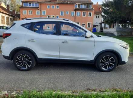 MG - ZS
