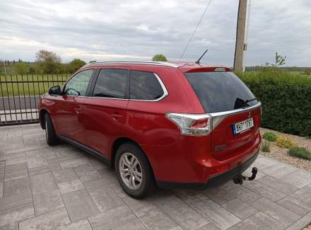 Mitsubishi - Outlander