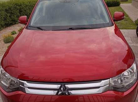 Mitsubishi - Outlander