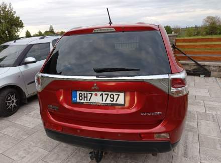 Mitsubishi - Outlander