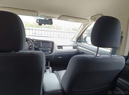 Mitsubishi - Outlander