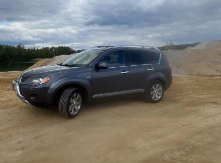 Mitsubishi - Outlander