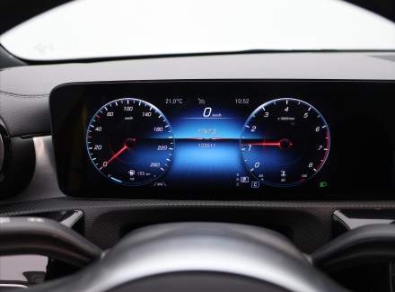 Mercedes-Benz - CLA