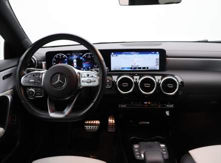 Mercedes-Benz - CLA