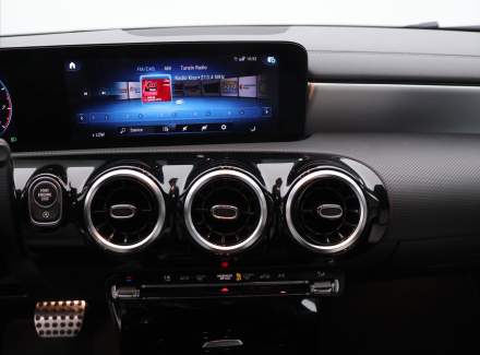 Mercedes-Benz - CLA