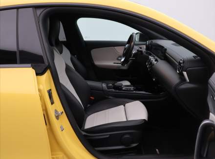 Mercedes-Benz - CLA