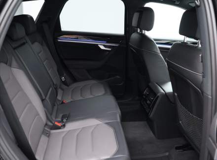 Volkswagen - Touareg