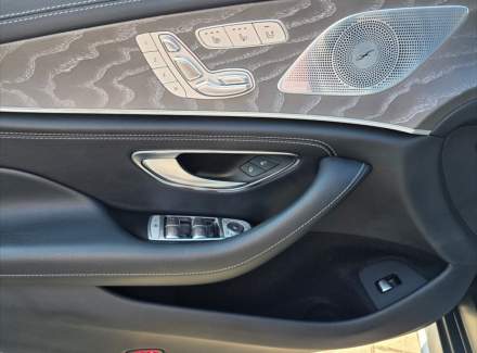 Mercedes-Benz - CLS