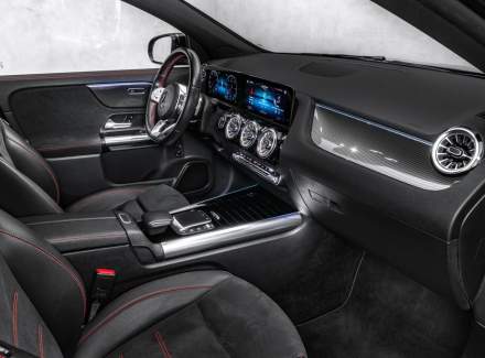 Mercedes-Benz - GLA