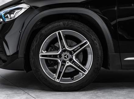 Mercedes-Benz - GLA