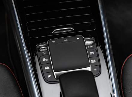 Mercedes-Benz - GLA