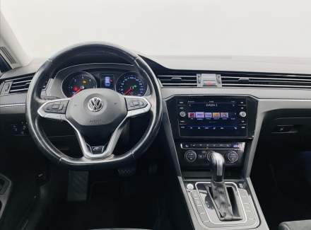 Volkswagen - Passat
