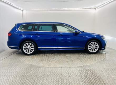 Volkswagen - Passat