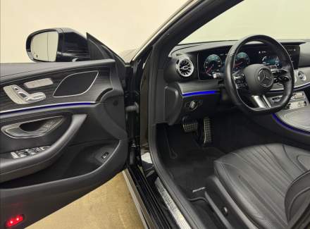 Mercedes-Benz - CLS