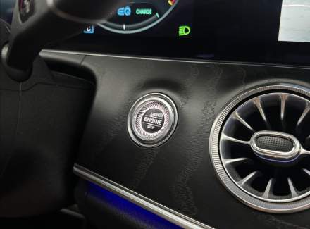 Mercedes-Benz - CLS