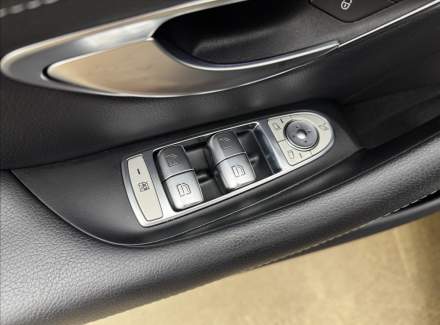 Mercedes-Benz - CLS