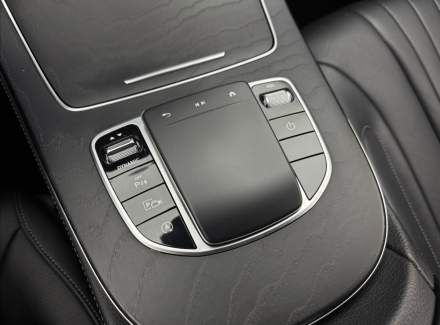 Mercedes-Benz - CLS
