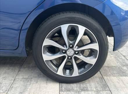 Nissan - Micra