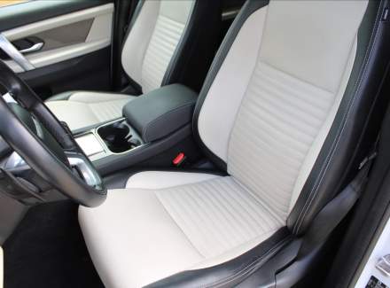 Land Rover - Discovery Sport