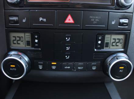 Volkswagen - Touareg