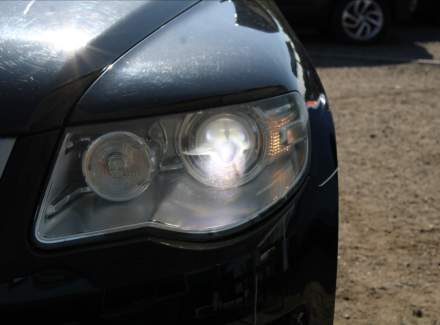 Volkswagen - Touareg