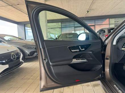 Mercedes-Benz - E-class