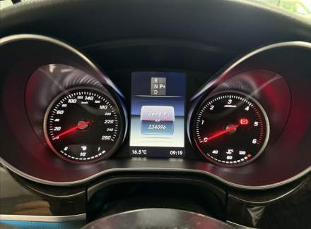 Mercedes-Benz - V-class