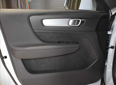 Volvo - XC40