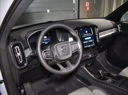Volvo - XC40
