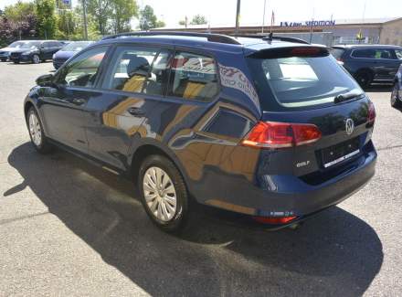 Volkswagen - Golf