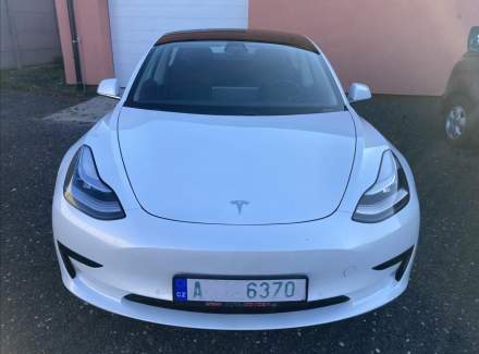 Tesla - Model 3