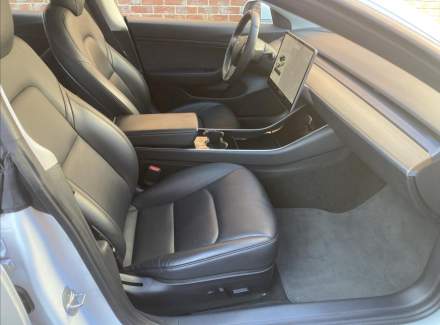 Tesla - Model 3