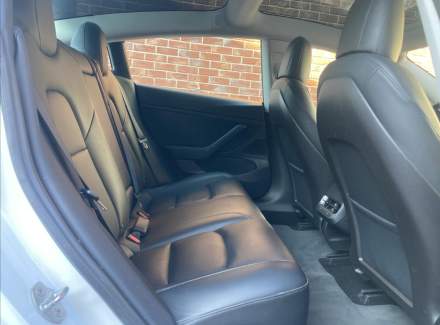 Tesla - Model 3