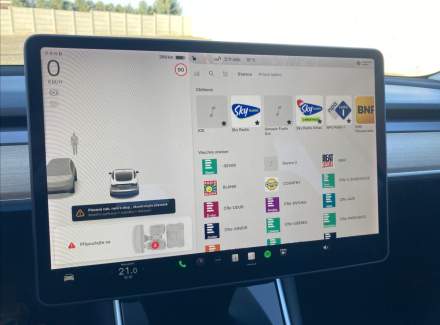 Tesla - Model 3