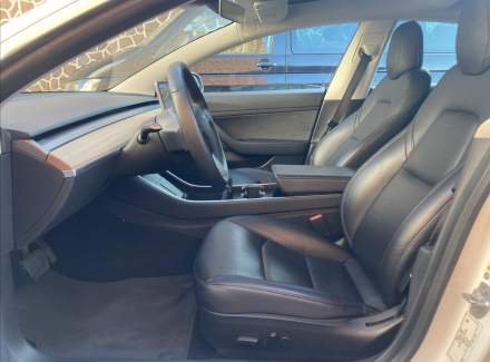 Tesla - Model 3