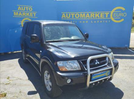 Mitsubishi - Pajero