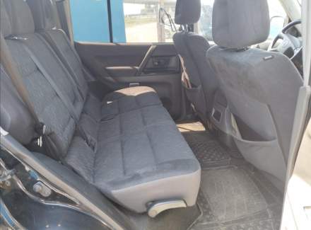 Mitsubishi - Pajero