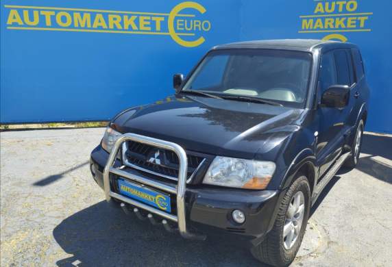 Mitsubishi - Pajero