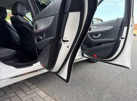 Mercedes-Benz - E-class