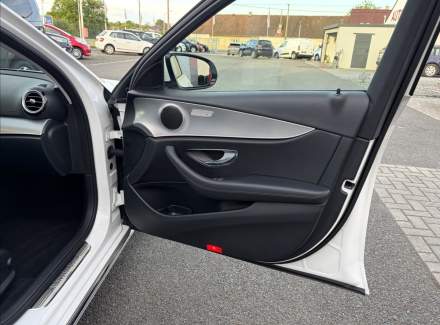 Mercedes-Benz - E-class
