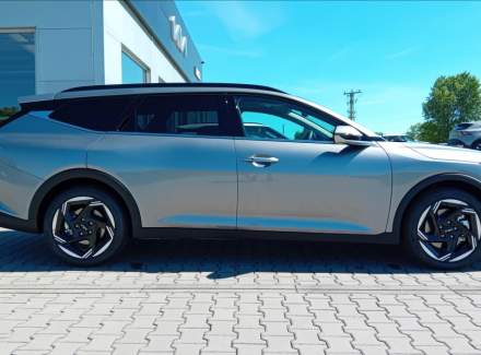 Kia - K4