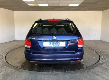 Volkswagen - Golf