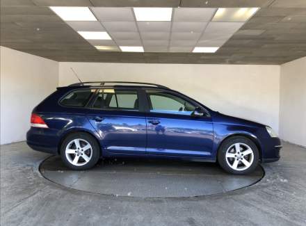 Volkswagen - Golf