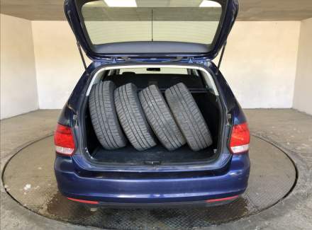 Volkswagen - Golf