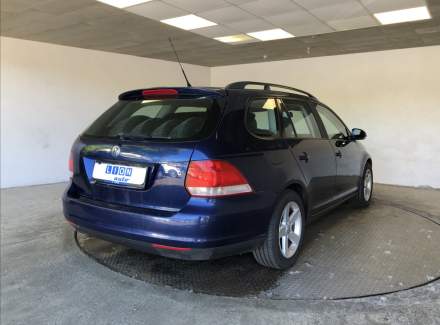 Volkswagen - Golf