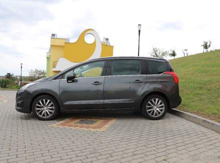 Peugeot - 5008