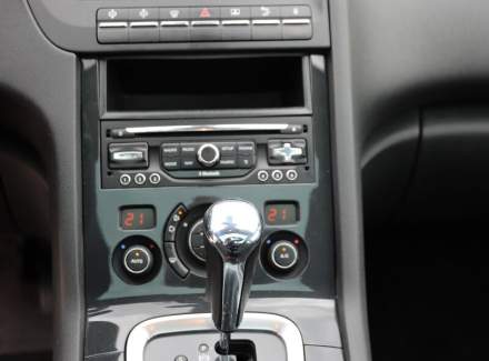 Peugeot - 5008
