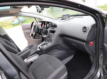 Peugeot - 5008